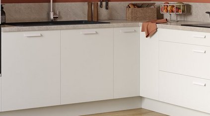 cuisine équipée de 6m en L de couleur blanc alpin mat uni clair